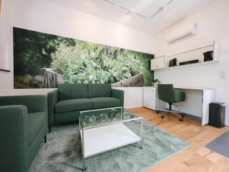 Plein Hotel image