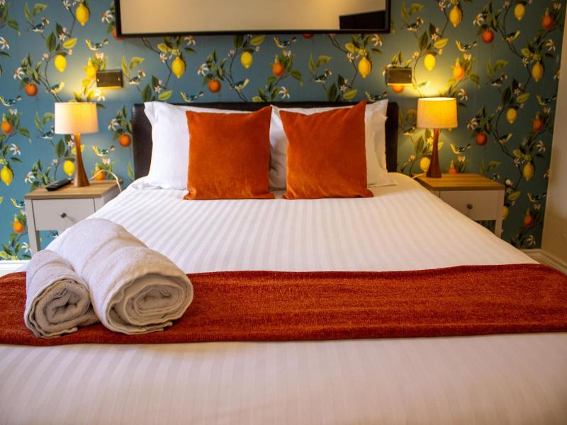 Orange Grove Hotel Gardens image
