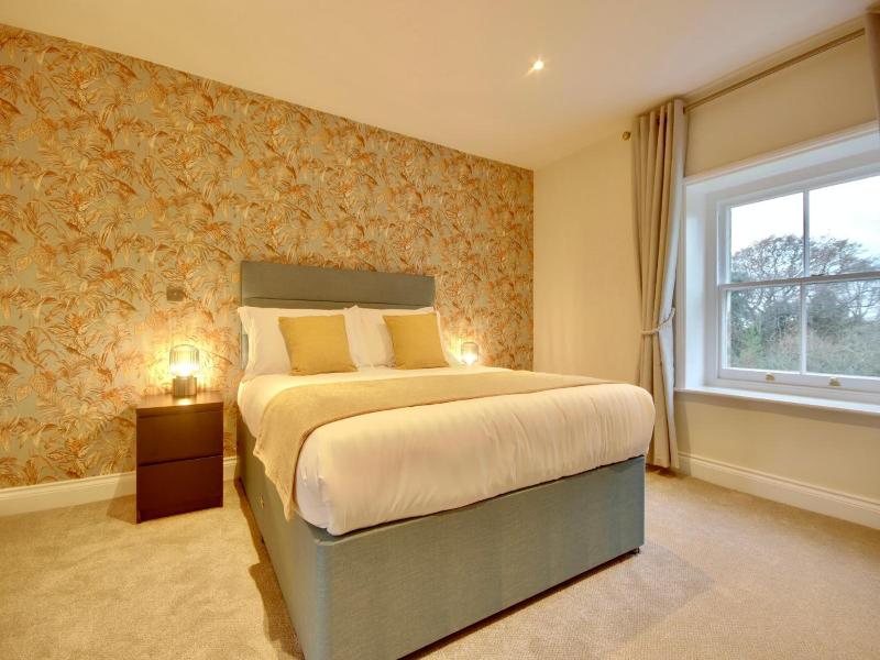 Orange Grove Hotel Gardens image