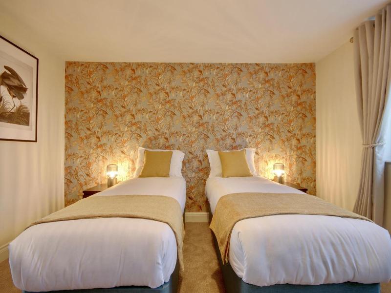 Orange Grove Hotel Gardens image