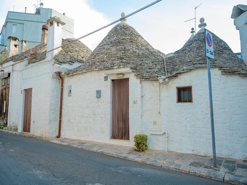 Charming Trulli image