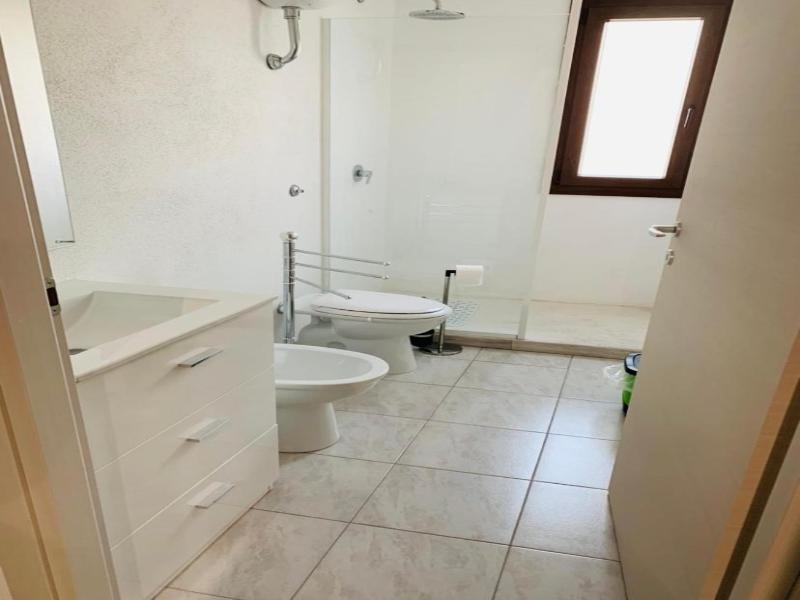 Luxar Room image