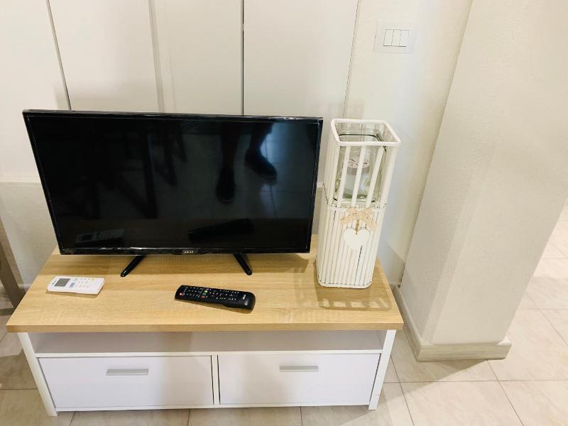 Luxar Room image
