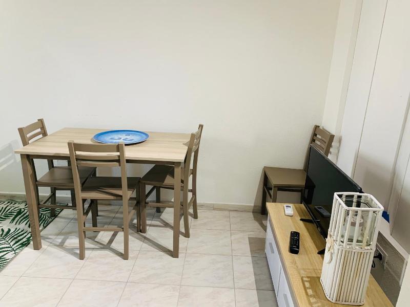 Luxar Room image