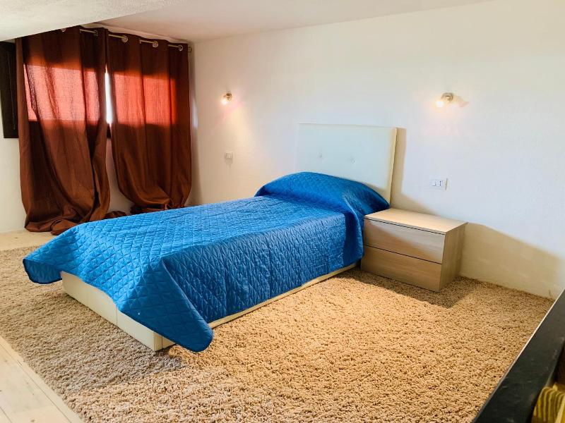 Luxar Room image