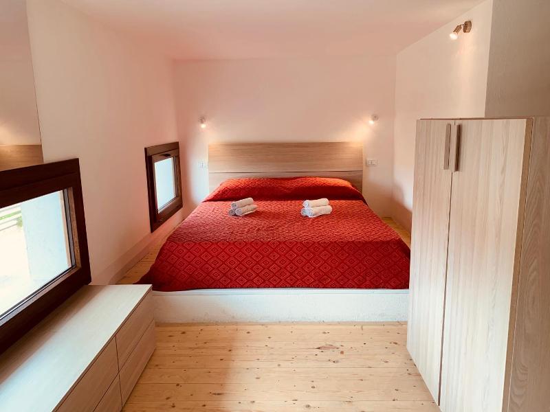 Luxar Room image