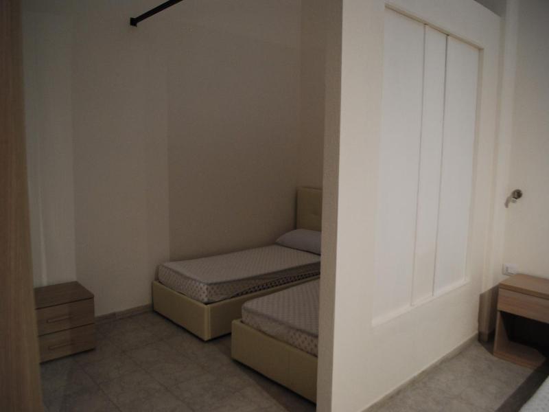 Luxar Room image