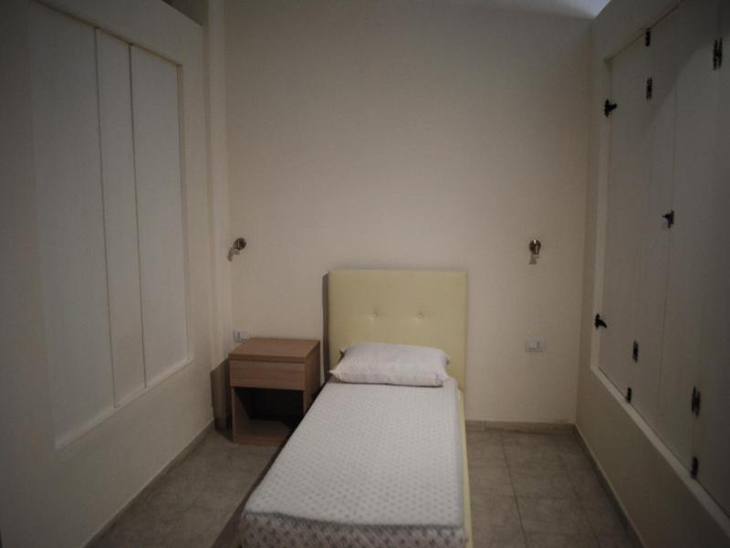 Luxar Room image