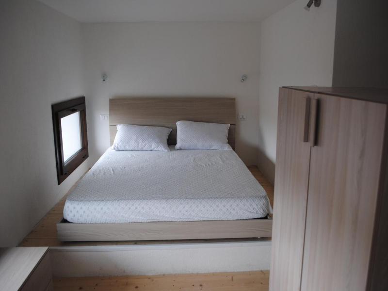 Luxar Room image