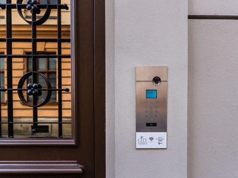 City Castle Apartments Free Parking 4