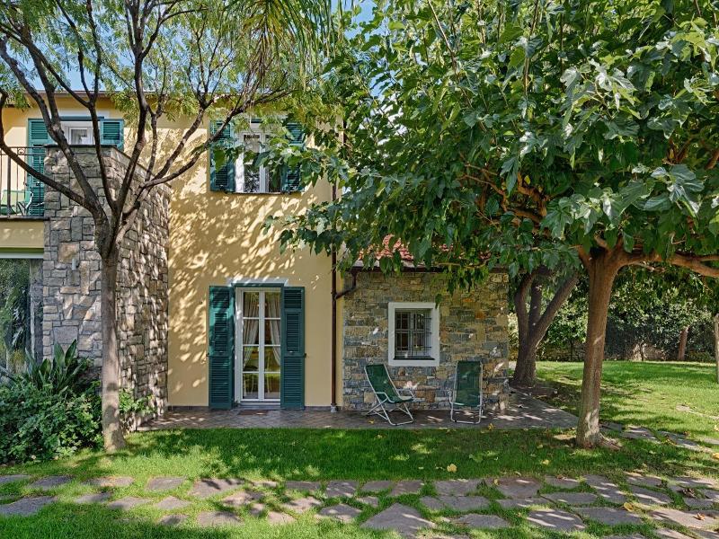 Casa Vacanze Nel Giardino Di Renzo image