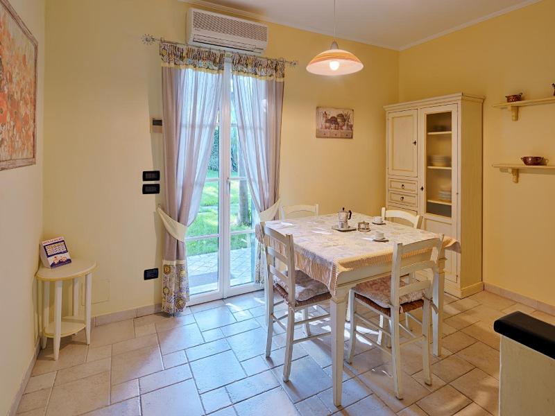 Casa Vacanze Nel Giardino Di Renzo image