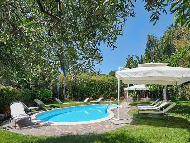 Casa Vacanze Nel Giardino Di Renzo image