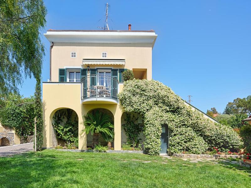 Casa Vacanze Nel Giardino Di Renzo image