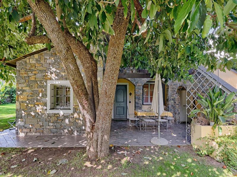 Casa Vacanze Nel Giardino Di Renzo image