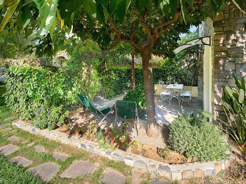 Casa Vacanze Nel Giardino Di Renzo image