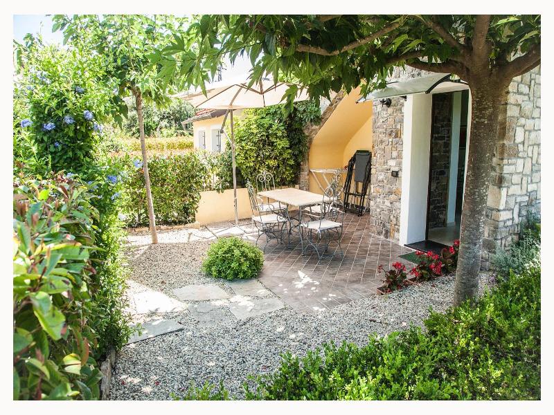 Casa Vacanze Nel Giardino Di Renzo image