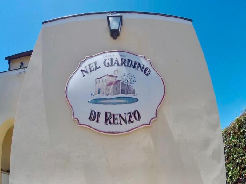 Casa Vacanze Nel Giardino Di Renzo image