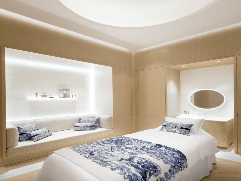 The Lana Dorchester Collection image
