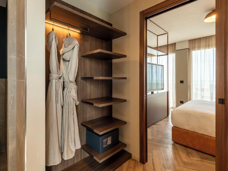 Visionair Suites image