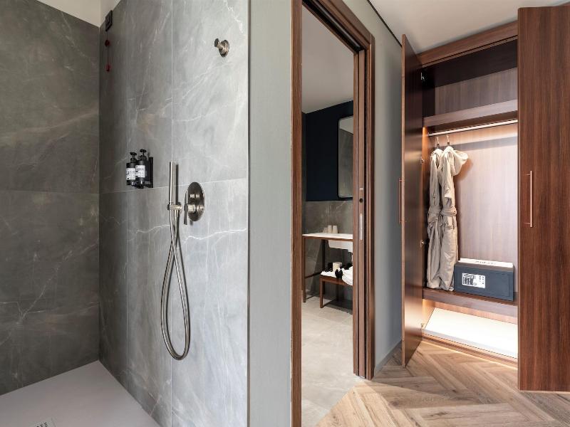 Visionair Suites image