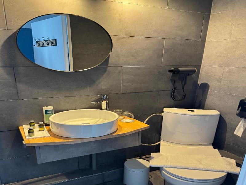 Logis Hotel Spa La Poste image