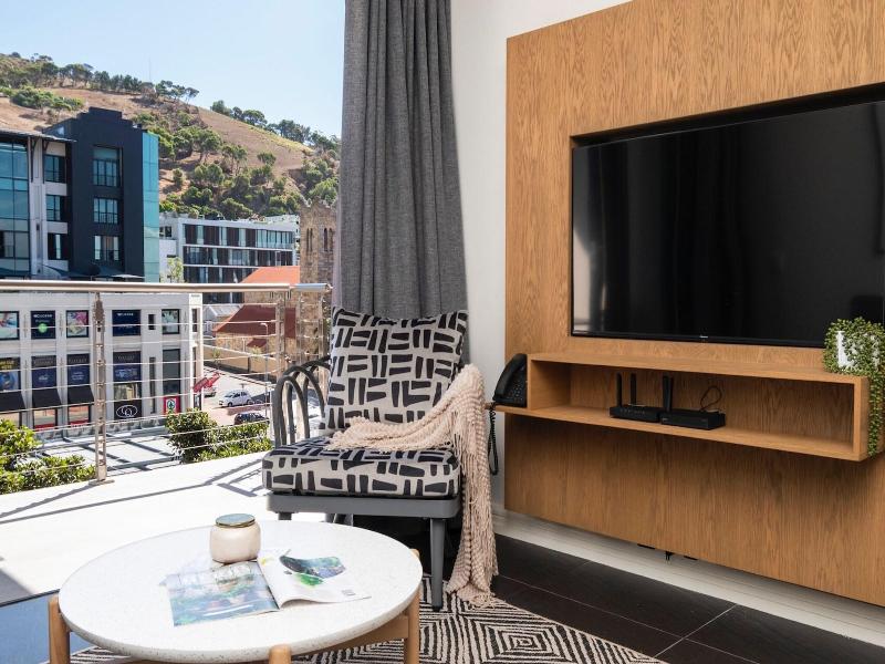 Xenia Aparthotel By Totalstay image