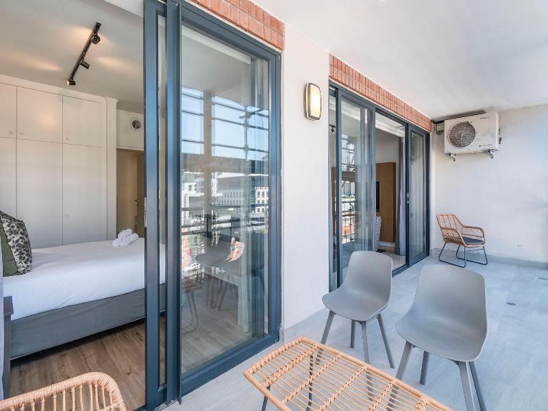 Xenia Aparthotel By Totalstay image