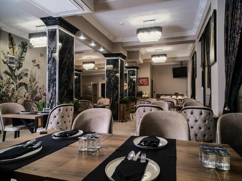 Grand Clover Hotel image