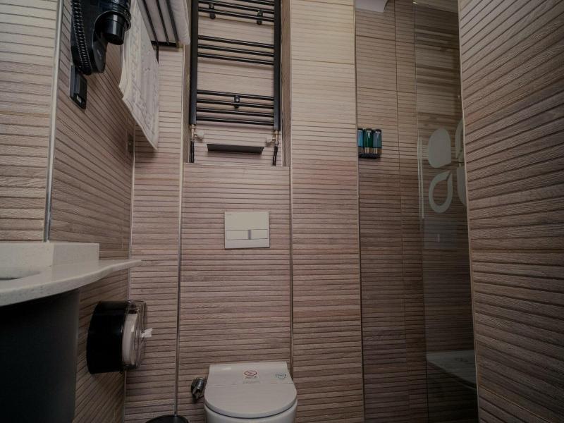 Grand Clover Hotel image