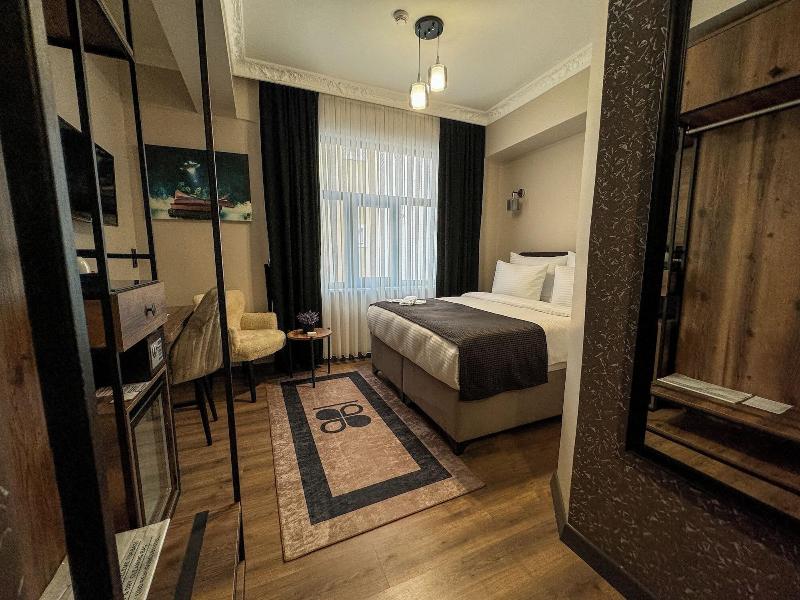 Grand Clover Hotel image