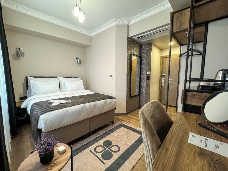 Grand Clover Hotel image