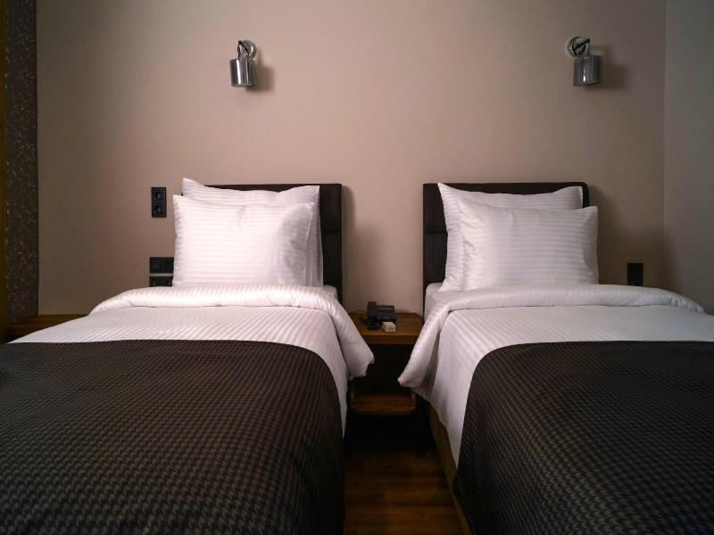 Grand Clover Hotel image
