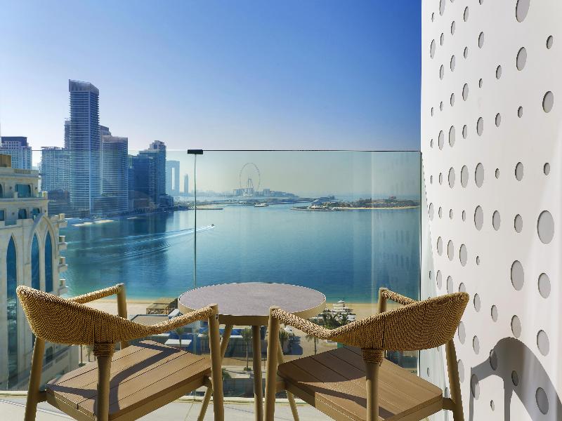 Tumbi Ht Dubai The Palm, Tapestry Collec by Hilton image