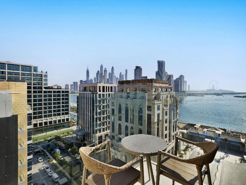 Tumbi Ht Dubai The Palm, Tapestry Collec by Hilton image