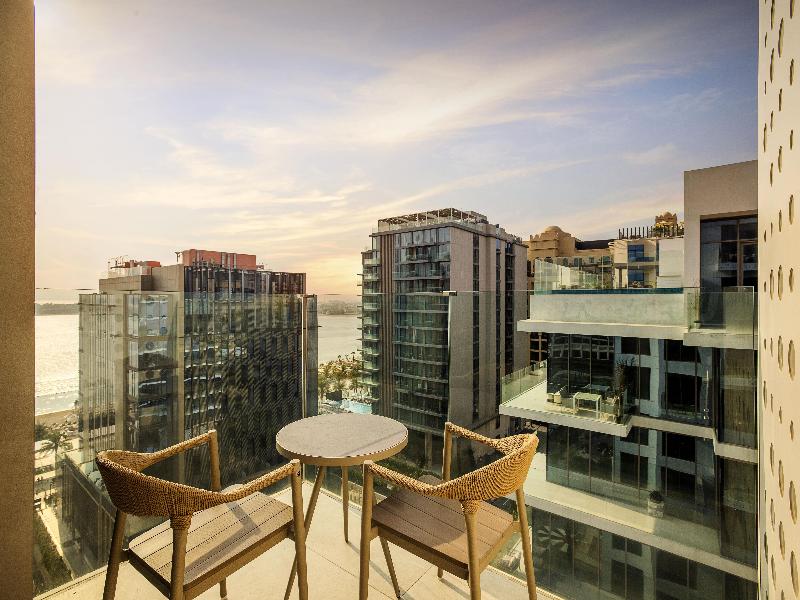 Tumbi Ht Dubai The Palm, Tapestry Collec by Hilton image