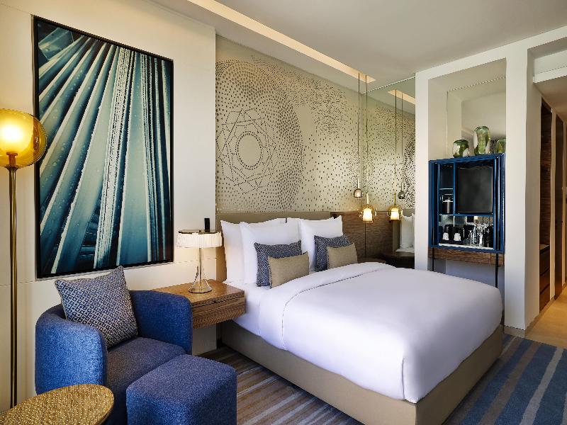 Tumbi Ht Dubai The Palm, Tapestry Collec by Hilton image