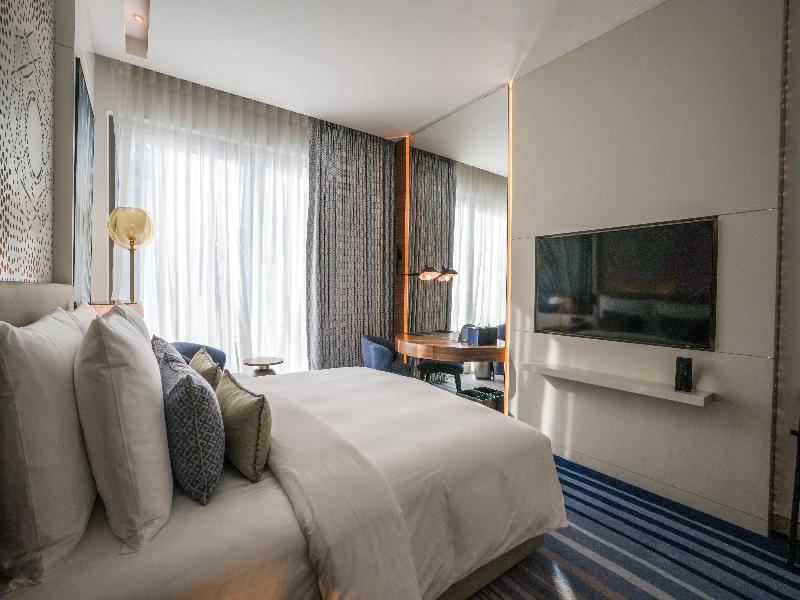 Tumbi Ht Dubai The Palm, Tapestry Collec by Hilton image
