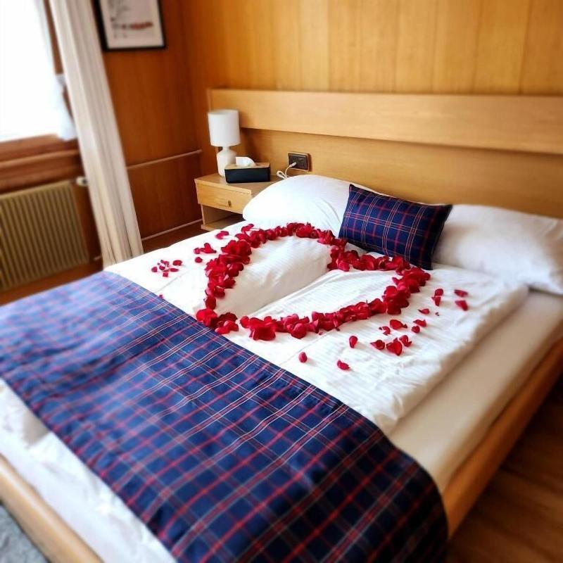 Boutique Hotel Alpina image