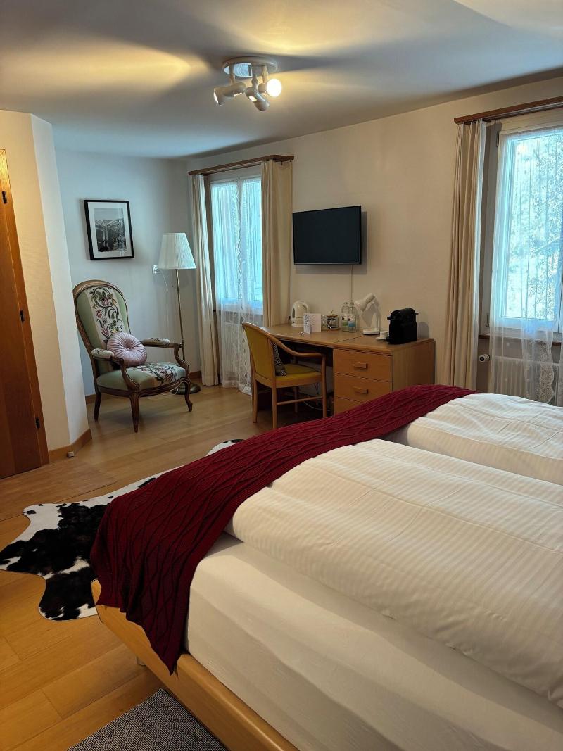 Boutique Hotel Alpina image