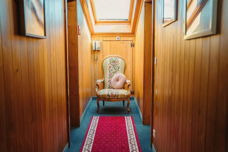 Boutique Hotel Alpina image
