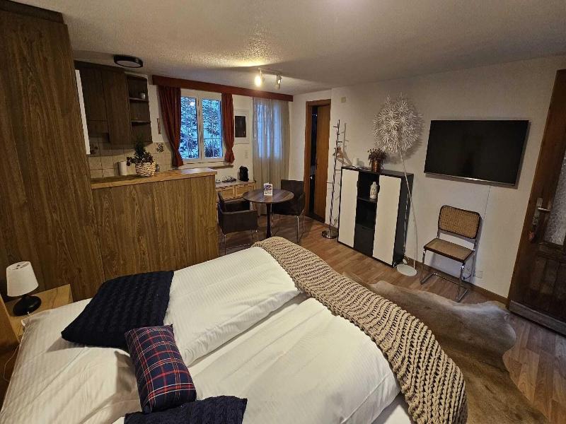 Boutique Hotel Alpina image
