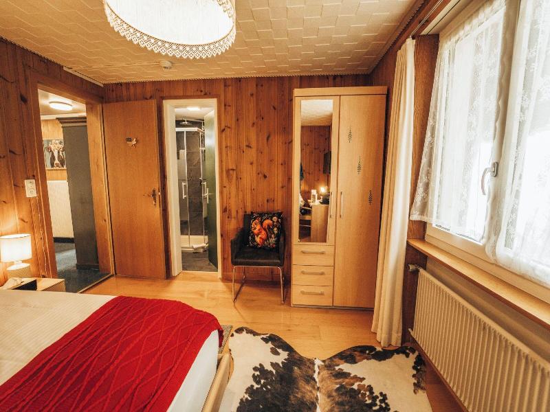 Boutique Hotel Alpina image