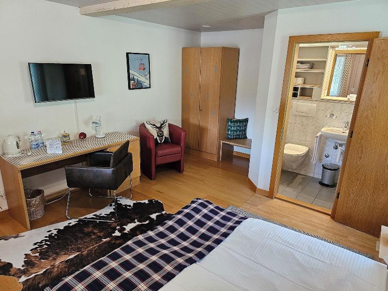 Boutique Hotel Alpina image