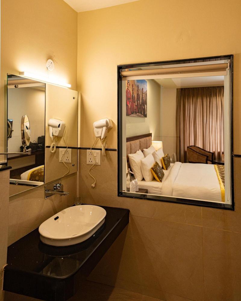 Hotel Kesaar Palace image