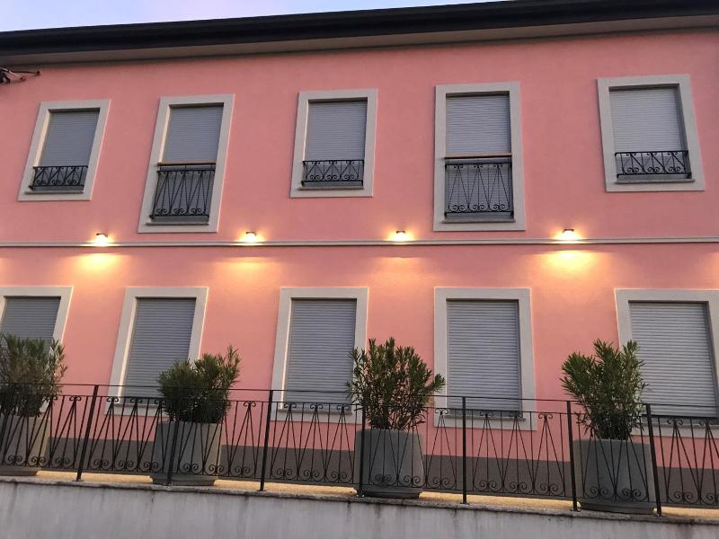 Vila Burbonka image