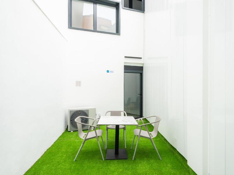 Lemon Apartment Hotels Bernabeu image