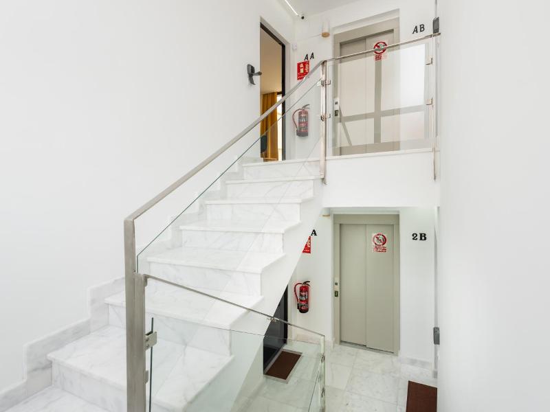 Lemon Apartment Hotels Bernabeu image