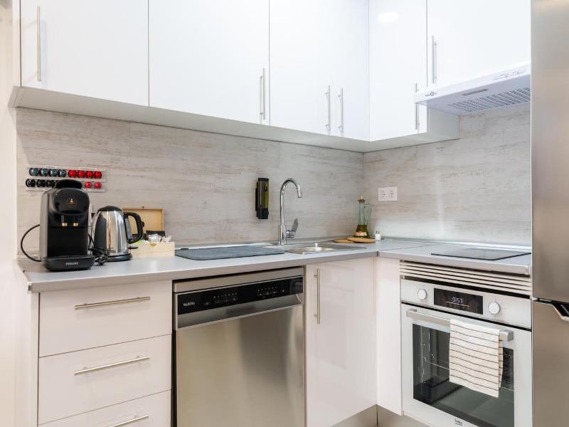 Lemon Apartment Hotels Bernabeu image
