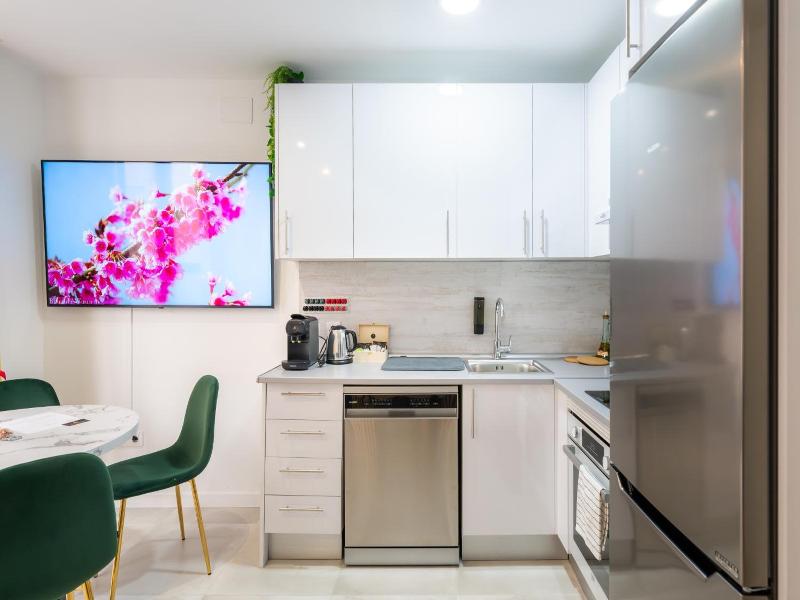 Lemon Apartment Hotels Bernabeu image